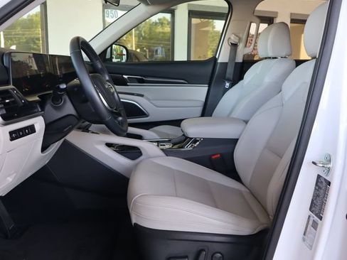 Used 2024 Kia Telluride S w/ S Sunroof Package FWD image 15