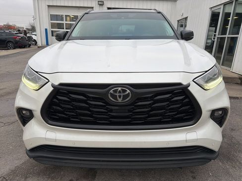 Used 2021 Toyota Highlander Limited image 2