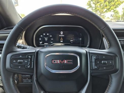 Used 2024 GMC Yukon AT4 AWD/4WD image 29
