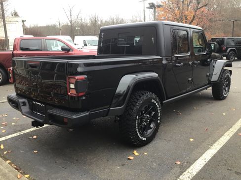 New 2026 Jeep Gladiator Sport image 7