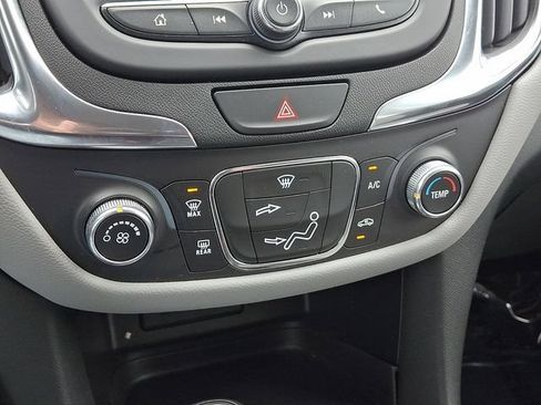 Used 2021 Chevrolet Equinox LS w/ LS Convenience Package FWD image 15