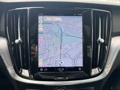 Used 2024 Volvo S60 B5 Core image 20