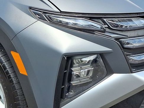 Used 2025 Hyundai Tucson SE image 11