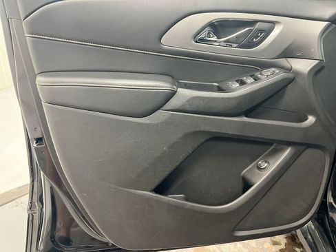 Used 2018 Chevrolet Traverse LT FWD image 20
