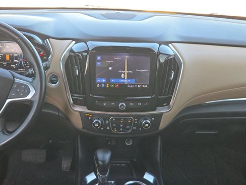 Used 2023 Chevrolet Traverse Premier AWD/4WD image 17