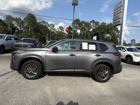 Used 2024 Nissan Rogue S AWD/4WD image 3