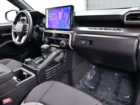 Used 2025 Toyota Tacoma TRD Off-Road w/ TRD Off Road Upgrade Package image 15