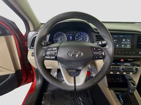 Used 2020 Hyundai Elantra SEL image 13