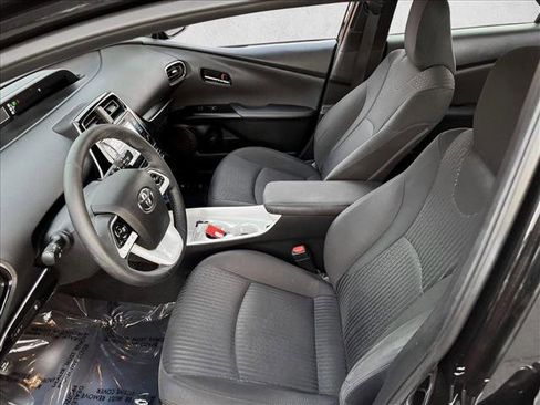 Used 2016 Toyota Prius Three image 10