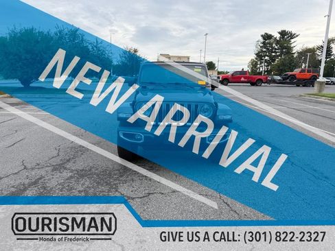 Used 2021 Jeep Wrangler Unlimited Sahara AWD/4WD image 3