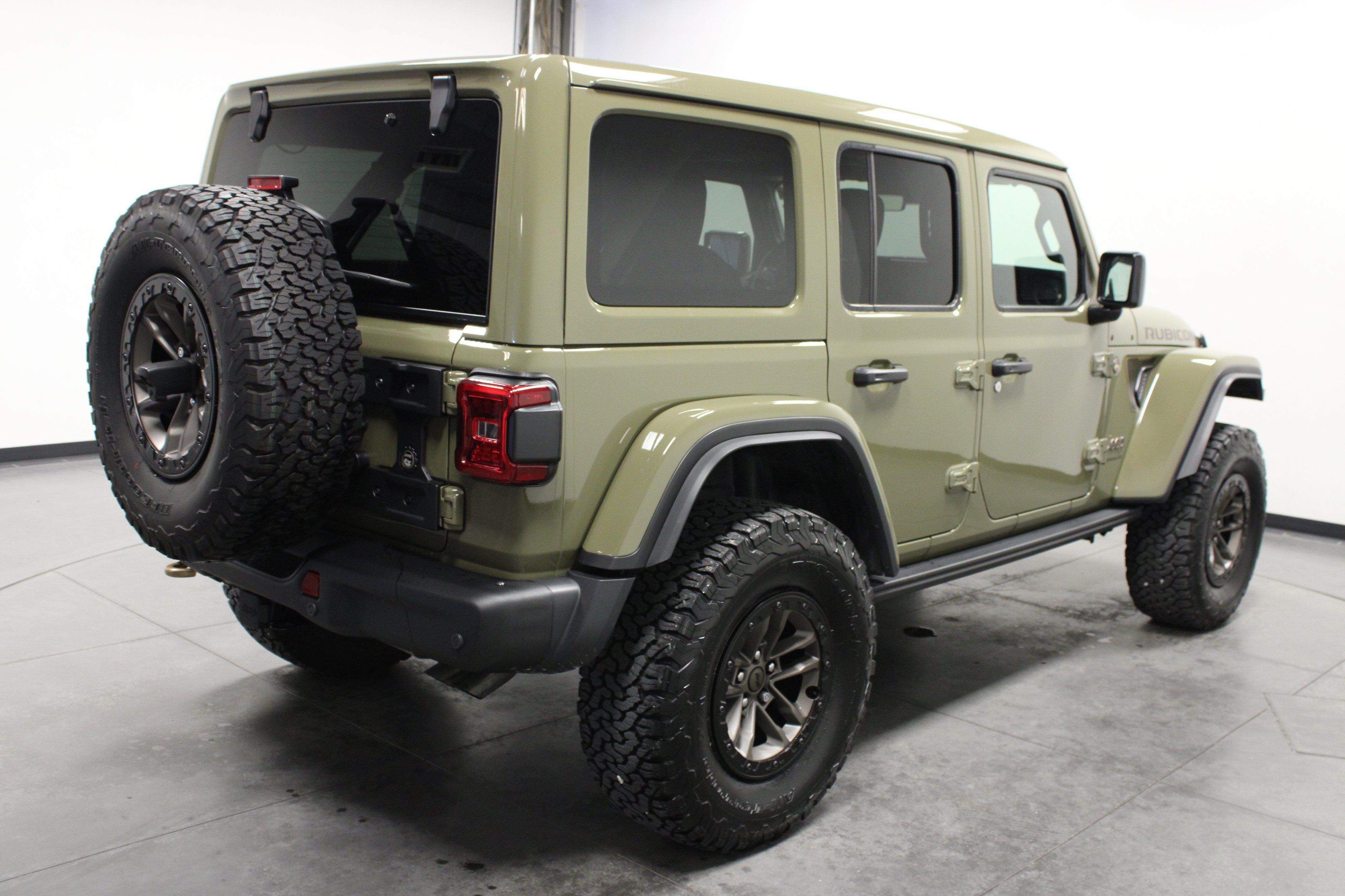 Used 2025 Jeep Wrangler Unlimited Rubicon 392 AWD/4WD image 11