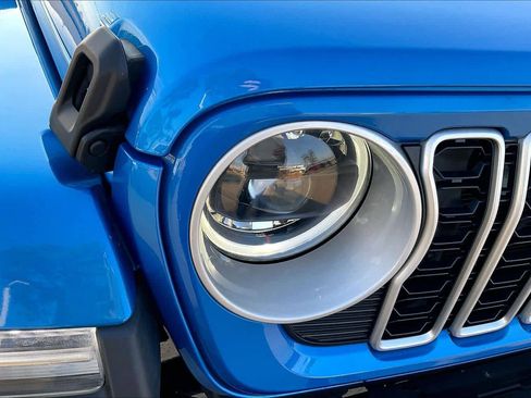 Used 2024 Jeep Wrangler Sahara w/ Technology Group image 26