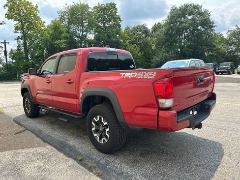 Used 2017 Toyota Tacoma TRD Off-Road w/ Premium & Technology Package AWD/4WD image 6