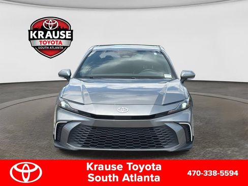 Used 2025 Toyota Camry SE w/ Convenience Package FWD image 2
