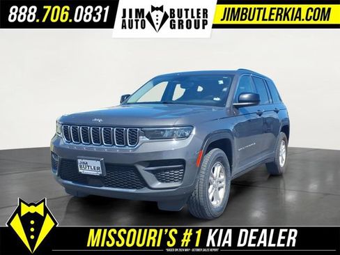 Used 2023 Jeep Grand Cherokee Laredo AWD/4WD image 1