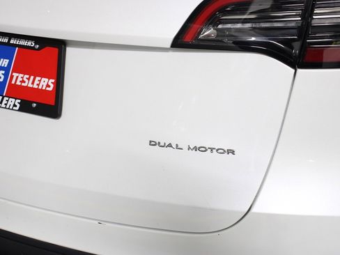 Used 2023 Tesla Model Y Long Range image 9