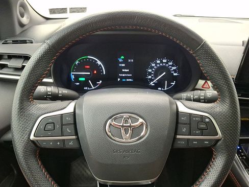 Certified 2021 Toyota Sienna XSE w/ XSE Plus Package AWD/4WD image 20