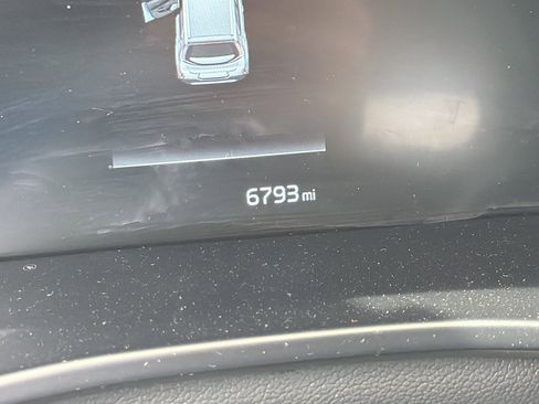 Used 2025 Kia Soul LX FWD image 3