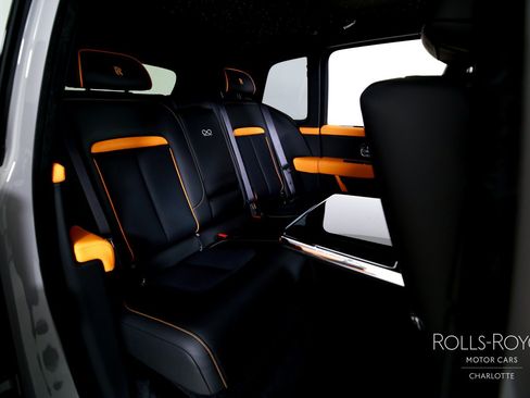 Used 2026 Rolls-Royce Cullinan Black Badge AWD/4WD image 29