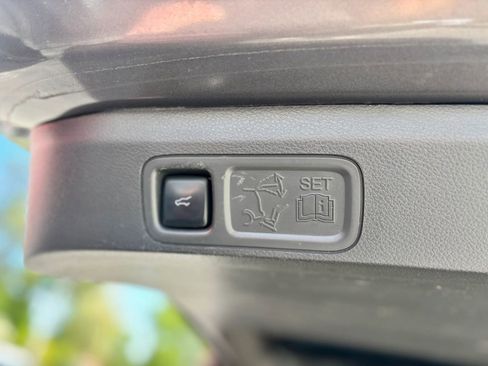 Used 2019 Ford Expedition Max Limited image 18