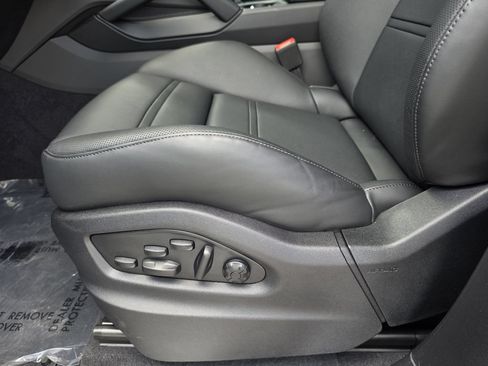 Certified 2026 Porsche Cayenne S AWD/4WD image 17