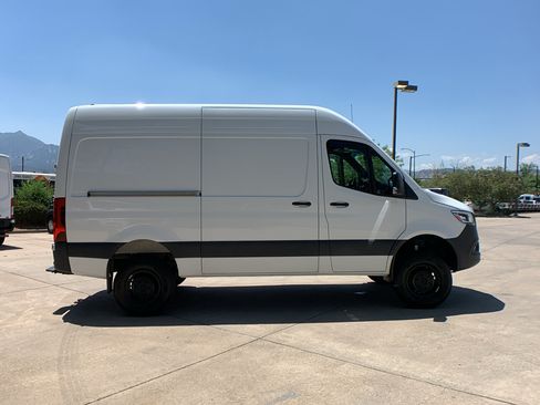 Used 2025 Mercedes-Benz Sprinter 2500 image 6