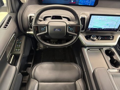 Certified 2025 Ford Expedition Max Platinum AWD/4WD image 4