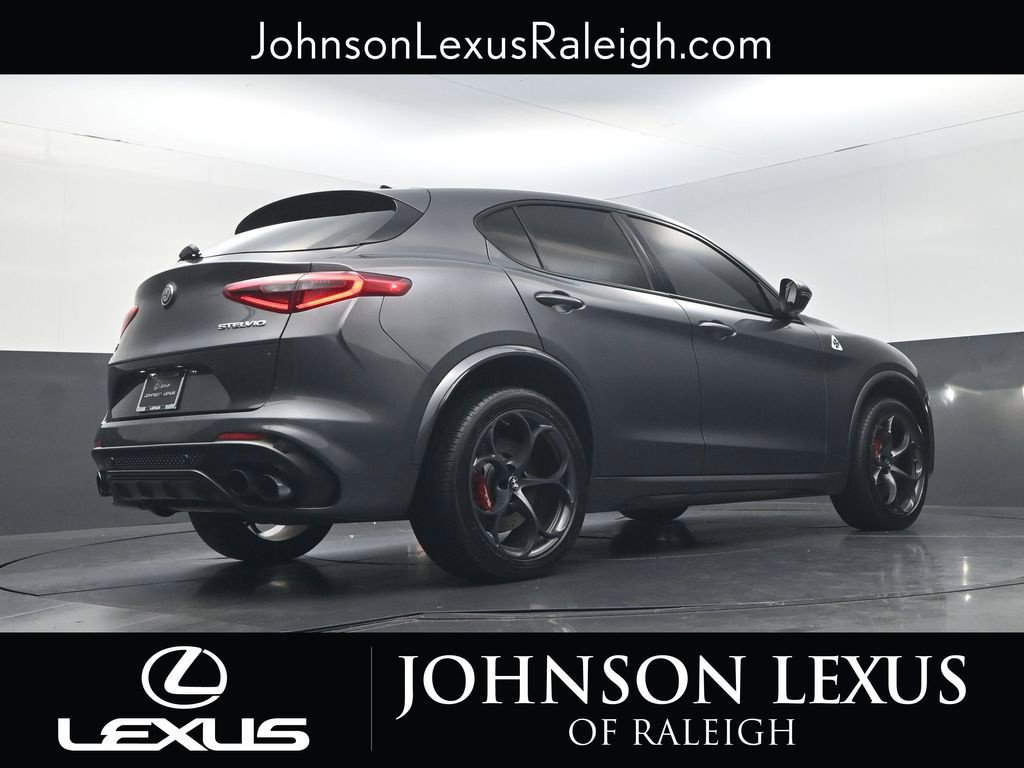 Used 2018 Alfa Romeo Stelvio Quadrifoglio w/ Driver Assist Dynamic Package AWD/4WD image 21