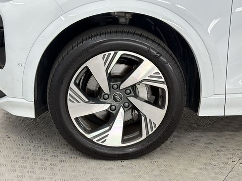Used 2025 Audi Q6 e-tron Premium Plus w/ Premium Plus AWD/4WD image 13
