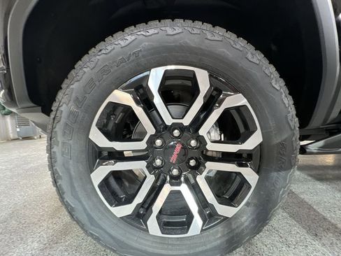 New 2025 GMC Canyon AT4 w/ Nightfall Edition image 34