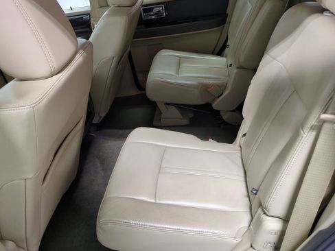 Used 2017 Lincoln Navigator Reserve image 27