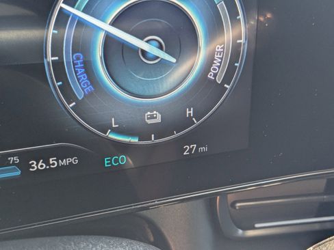 New 2025 Hyundai Elantra SEL FWD image 29