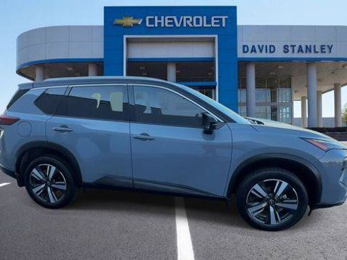 Used 2024 Nissan Rogue SL w/ SL Premium Package FWD image 9