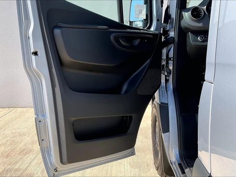 New 2025 Mercedes-Benz Sprinter 2500 image 10