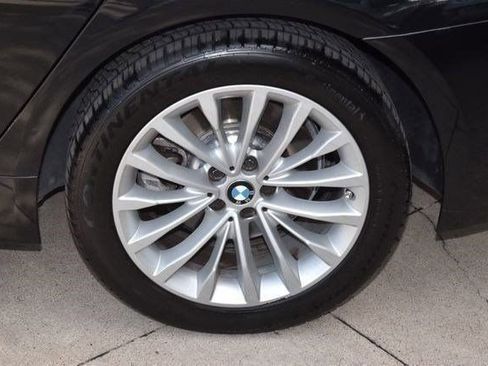 Used 2023 BMW 530i w/ Premium Package RWD image 37