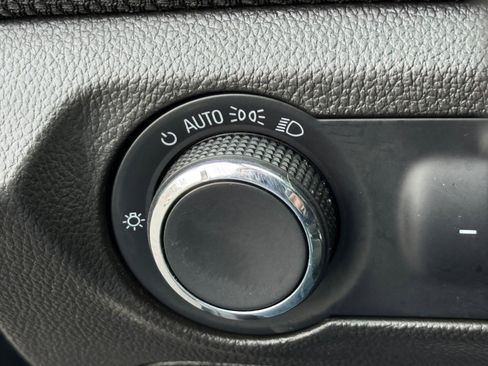 Used 2014 Chevrolet Cruze LT w/ Technology Package image 18