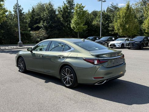 Used 2025 Lexus ES 350 w/ Premium Package FWD image 4