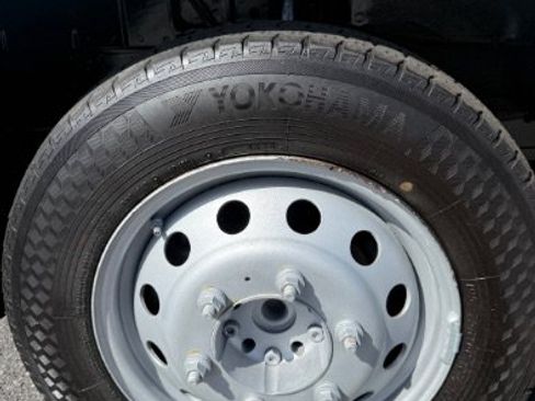 Used 2022 Ford Transit 350 DRW RWD image 19