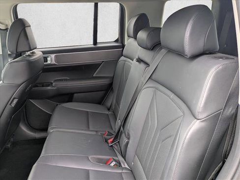 Used 2025 Hyundai Santa Fe SEL image 15