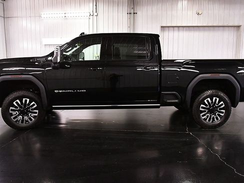 Used 2024 GMC Sierra 3500 Denali Ultimate image 4