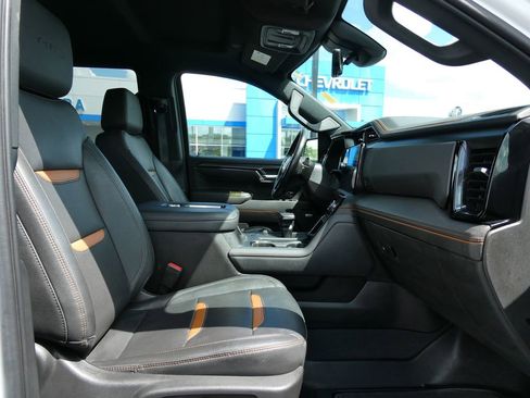 Certified 2022 GMC Sierra 1500 AT4 w/ Technology Package AWD/4WD image 14