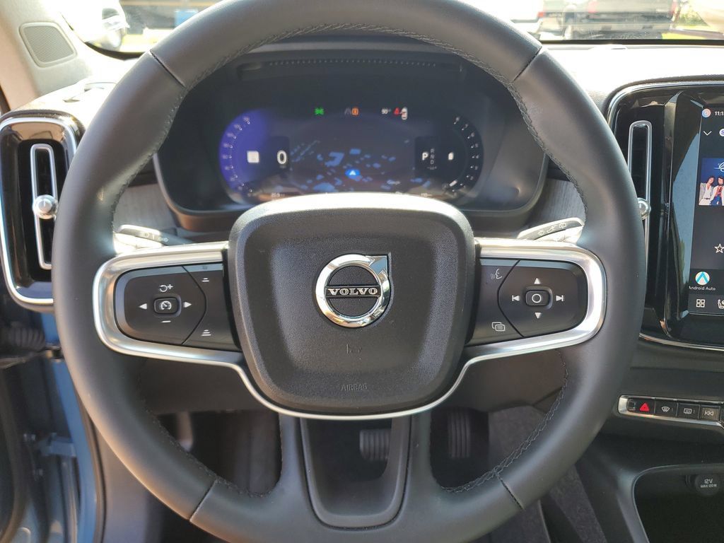 Used 2023 Volvo XC40 B5 Plus w/ Driver Assist Package AWD/4WD image 20