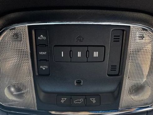Used 2021 Jeep Grand Cherokee Limited w/ Premium Lighting Group AWD/4WD image 21