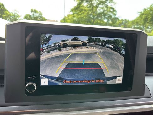 Used 2025 Toyota Tacoma SR5 AWD/4WD image 34
