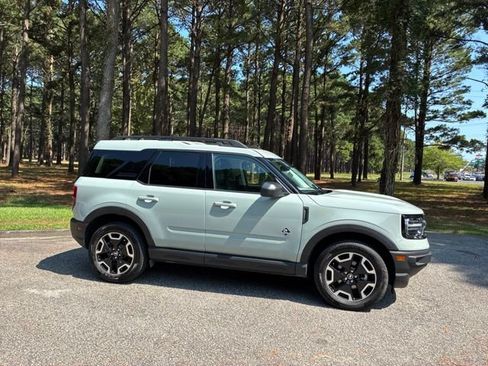 Used 2023 Ford Bronco Sport Outer Banks AWD/4WD image 2