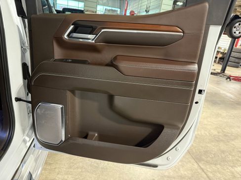 Used 2024 GMC Sierra 1500 Denali w/ Technology Package image 14