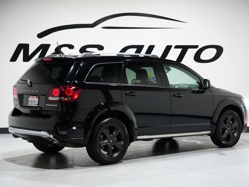 Used 2019 Dodge Journey Crossroad w/ Driver Convenience Group image 7