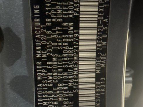 Used 2021 Toyota Corolla LE image 3