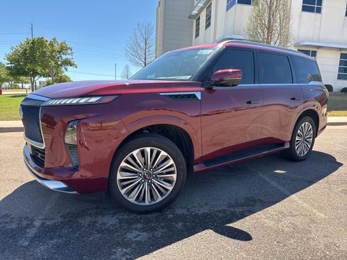 Used 2025 INFINITI QX80 Sensory image 5