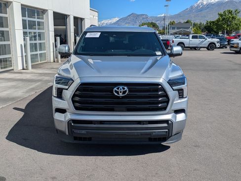 Used 2025 Toyota Sequoia SR5 AWD/4WD image 12